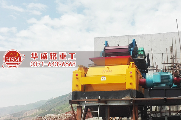 外貿訂單再創佳績,輥式破碎機出口國外。
